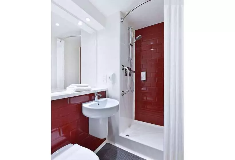 هتل Travelodge Manchester Central Arena