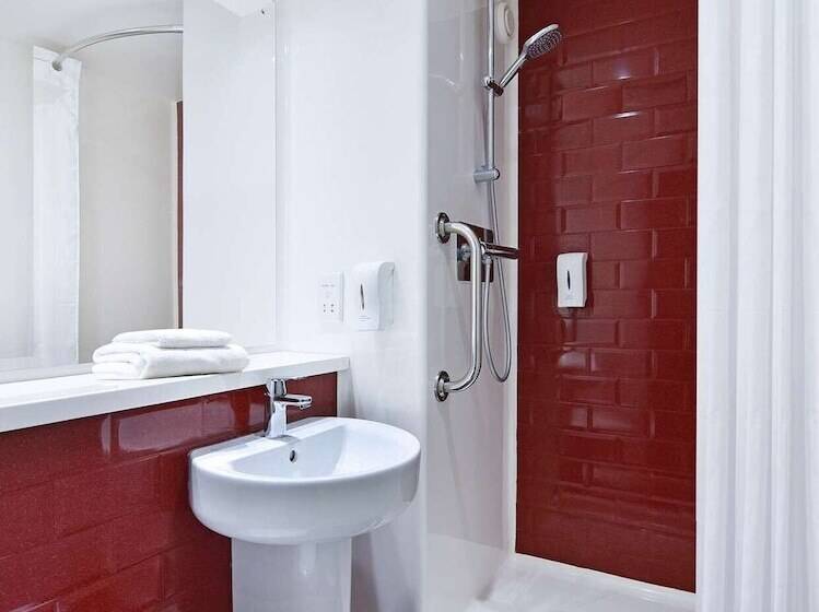 בית מלון כפרי Travelodge Manchester Central Arena