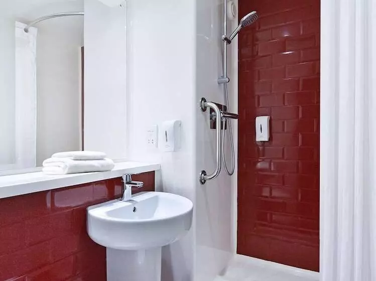 هتل Travelodge Manchester Central Arena