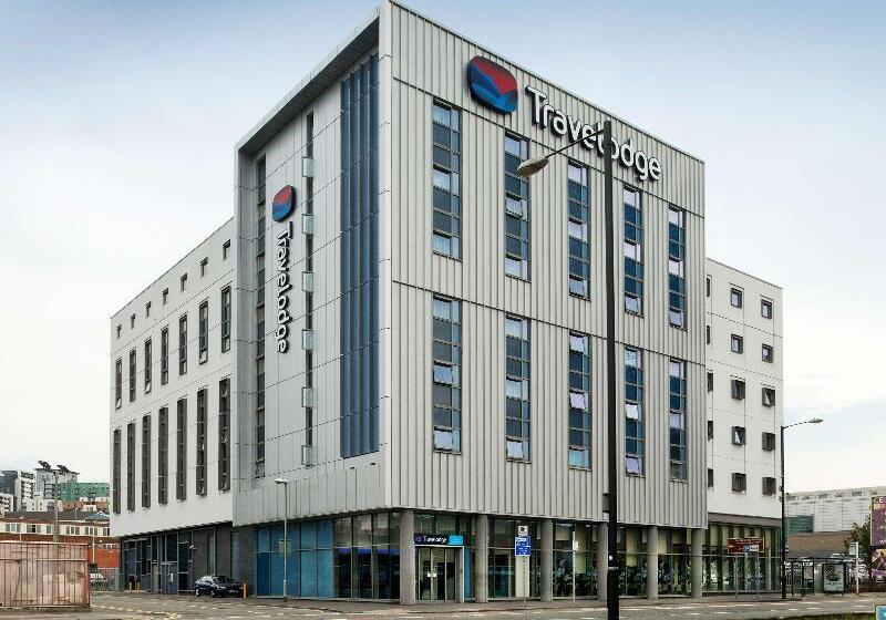בית מלון כפרי Travelodge Manchester Central Arena