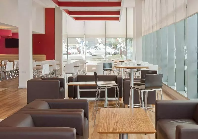 هتل Travelodge Manchester Central Arena