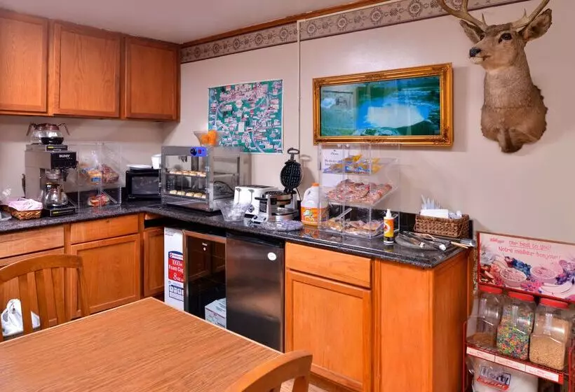 Отель Americas Best Value Inn Jonesville/hillsdale