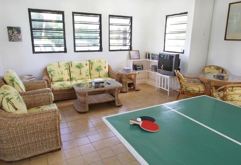 هتل Carimar Beach Club