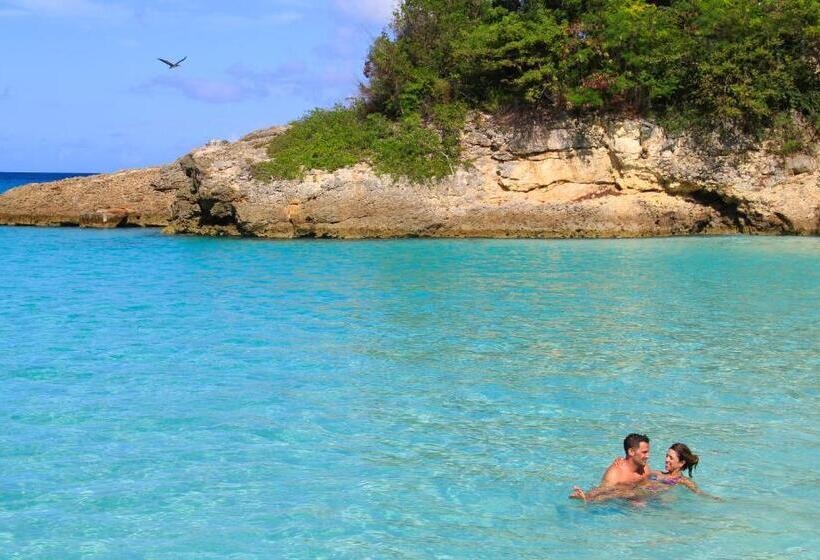 هتل Carimar Beach Club