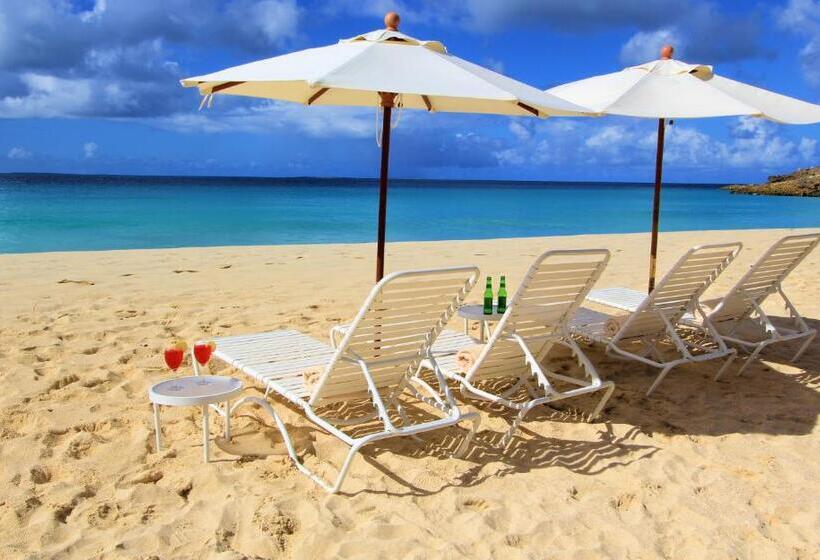 هتل Carimar Beach Club