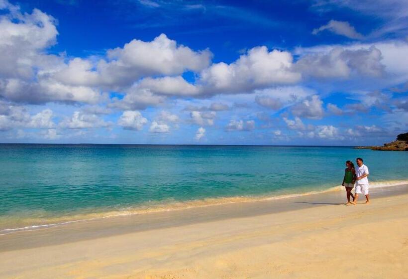 هتل Carimar Beach Club