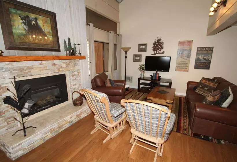 Hotelli Mammoth Ski & Racquet Club Condos