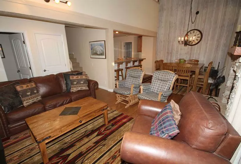 Hotelli Mammoth Ski & Racquet Club Condos