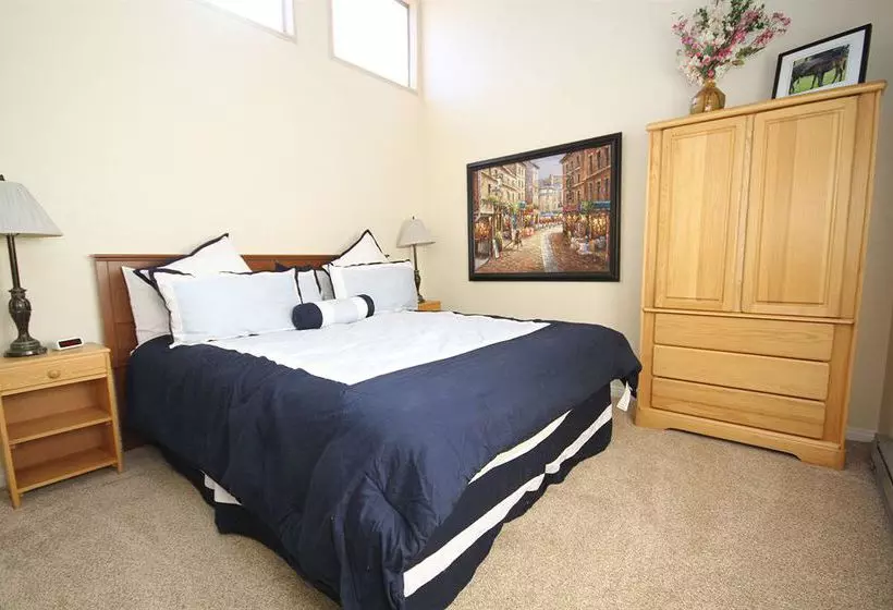 Hotelli Mammoth Ski & Racquet Club Condos