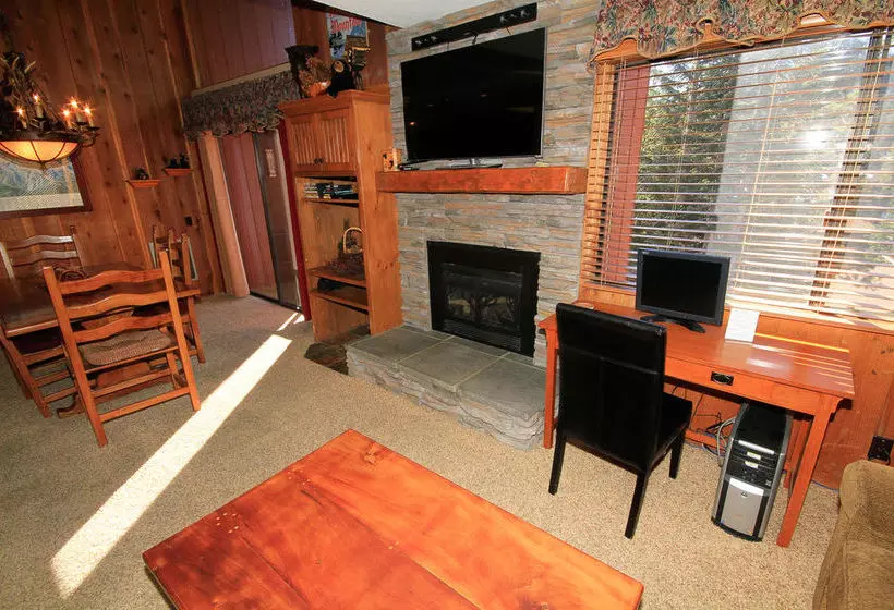 Hotelli Mammoth Ski & Racquet Club Condos