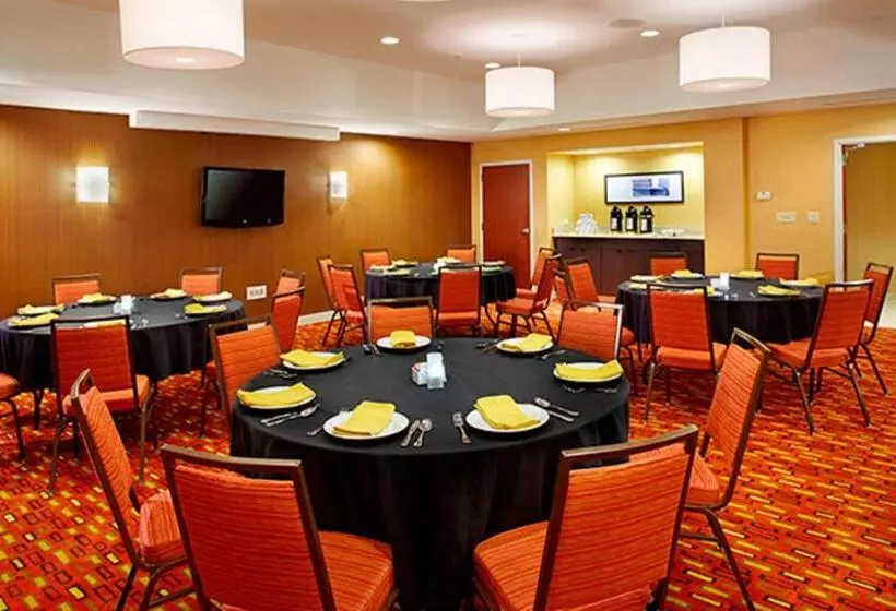 호텔 Courtyard By Marriott Akron Stow