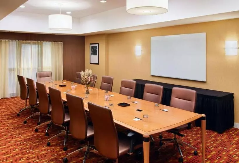 호텔 Courtyard By Marriott Akron Stow