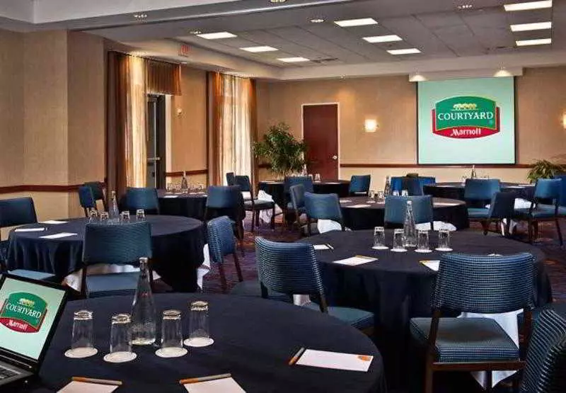 Отель Courtyard Dunn Loring Fairfax