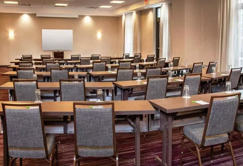 Отель Courtyard Dunn Loring Fairfax