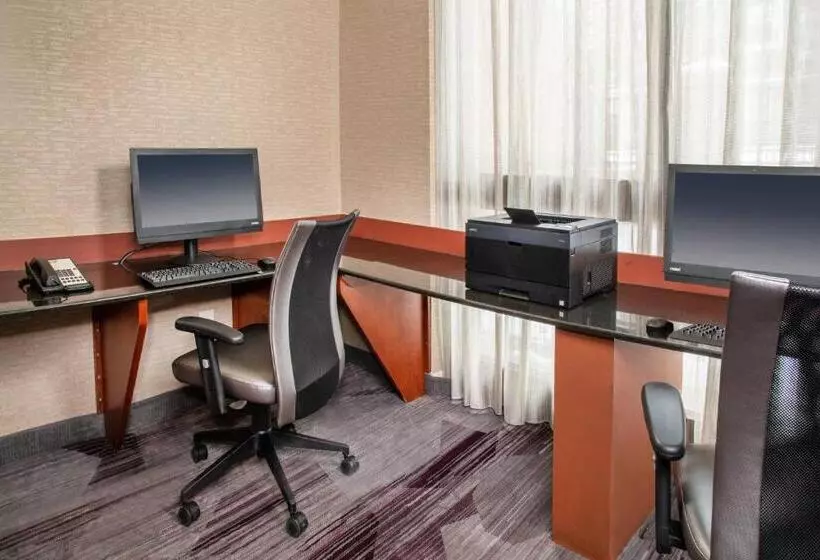 Отель Courtyard Dunn Loring Fairfax