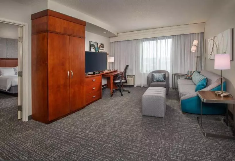 Отель Courtyard Dunn Loring Fairfax