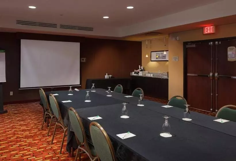 בית מלון כפרי Courtyard By Marriott Harrisburg Hershey