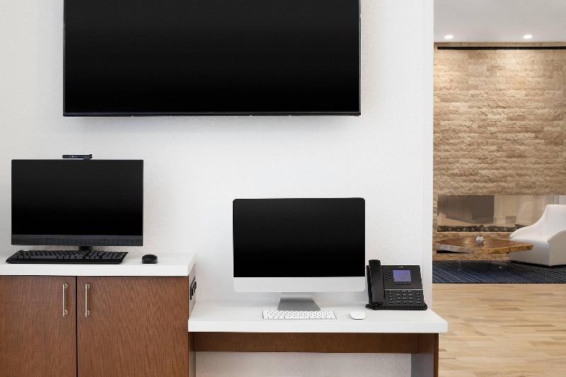 בית מלון כפרי Courtyard By Marriott Stamford Downtown