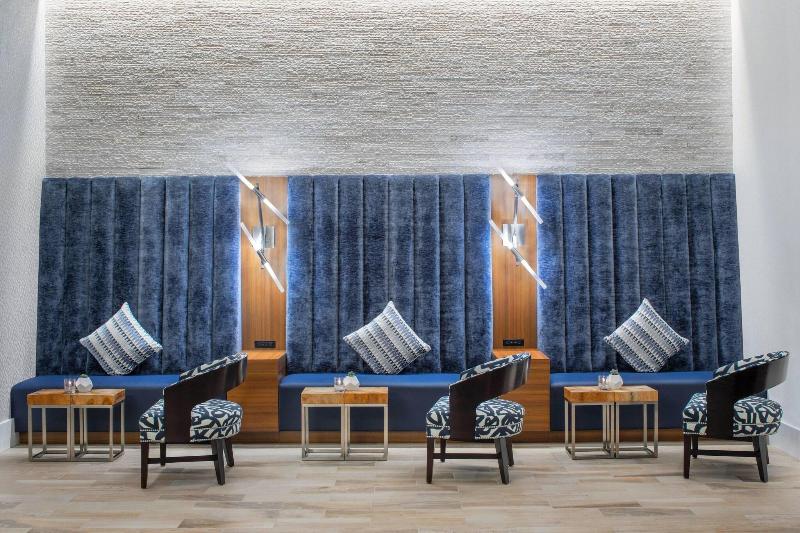 בית מלון כפרי Courtyard By Marriott Stamford Downtown