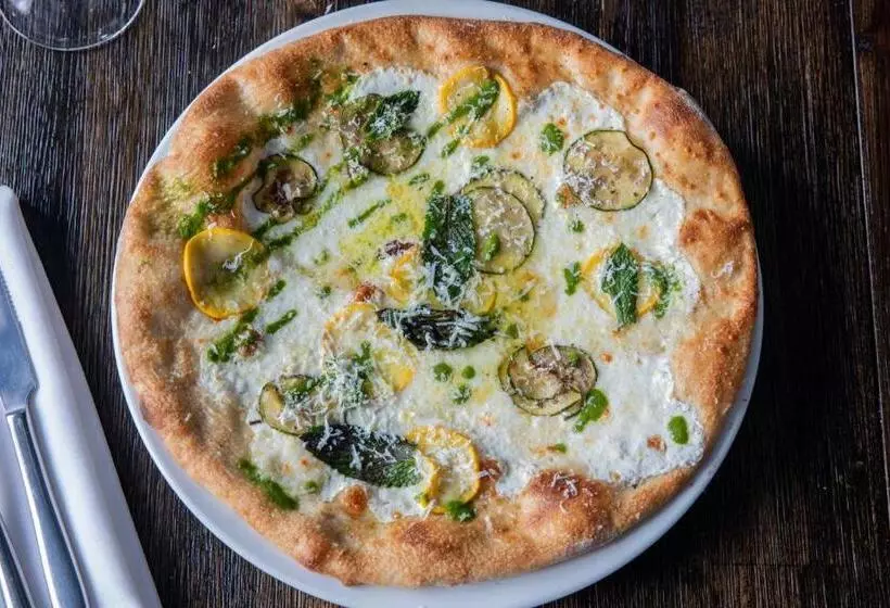 فندق Courtyard By Marriott Stamford Downtown