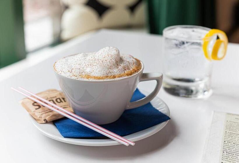 בית מלון כפרי Courtyard By Marriott Stamford Downtown