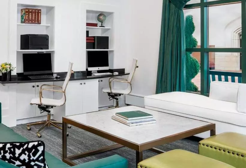 فندق Courtyard By Marriott Stamford Downtown