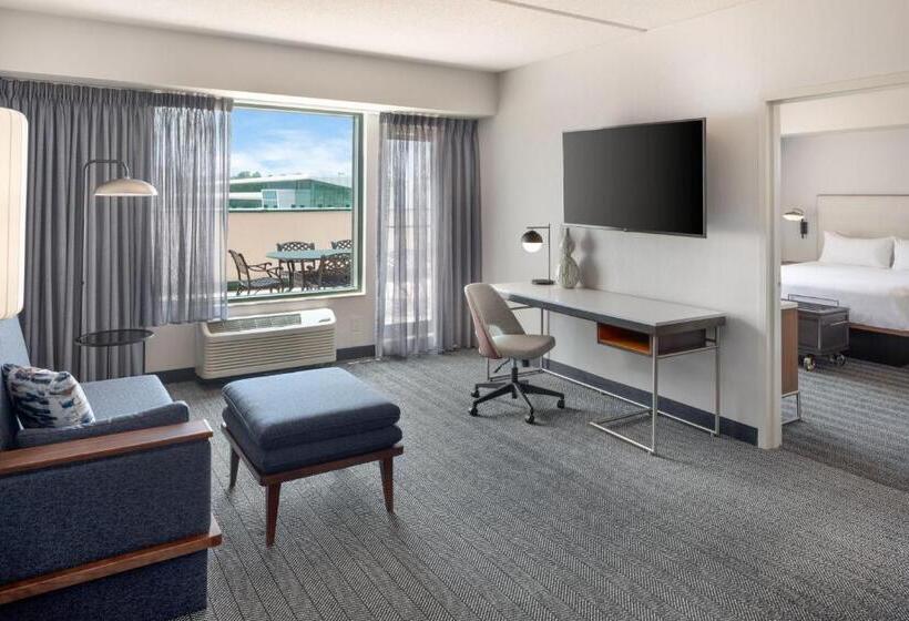 בית מלון כפרי Courtyard By Marriott Stamford Downtown