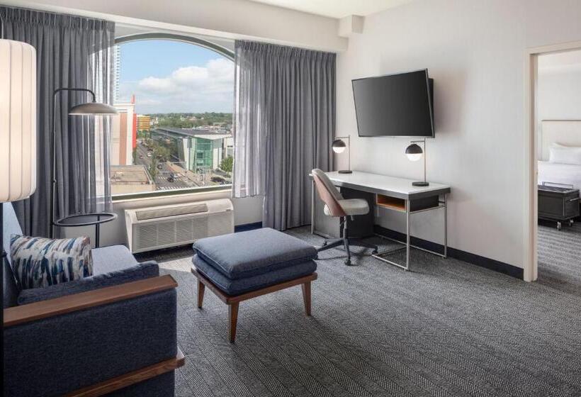 בית מלון כפרי Courtyard By Marriott Stamford Downtown