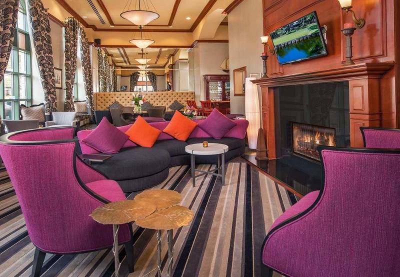 בית מלון כפרי Courtyard By Marriott Stamford Downtown