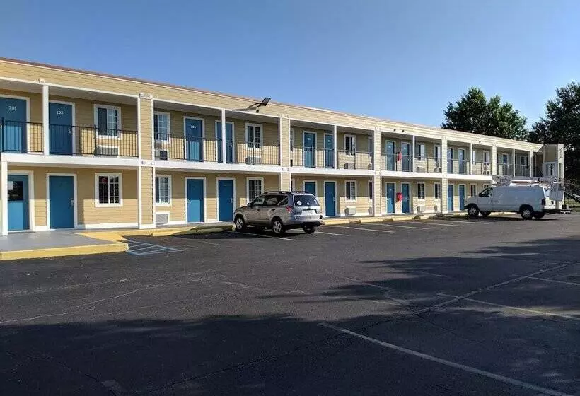 Отель Executive Inn