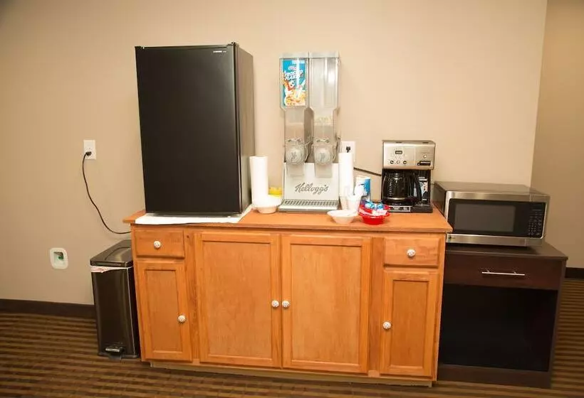 Отель Executive Inn