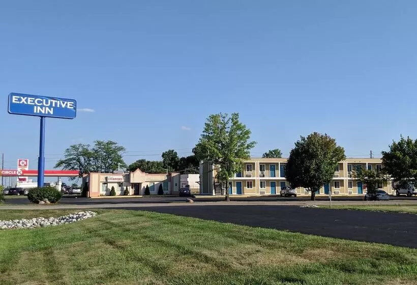 Отель Executive Inn
