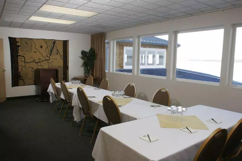 Otel River Lodge And Cabins