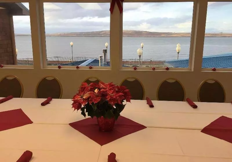 Otel River Lodge And Cabins