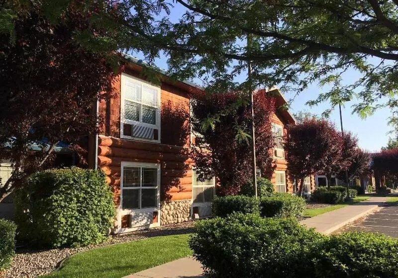 Otel River Lodge And Cabins