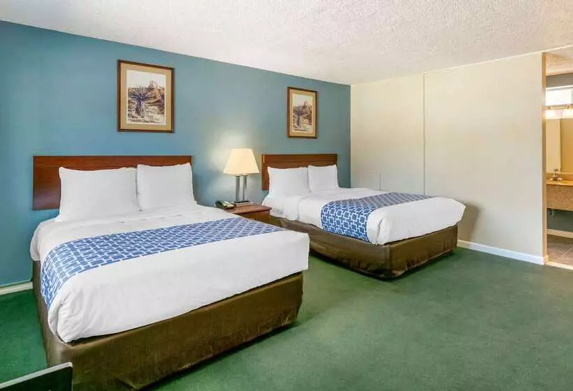 Отель Rodeway Inn