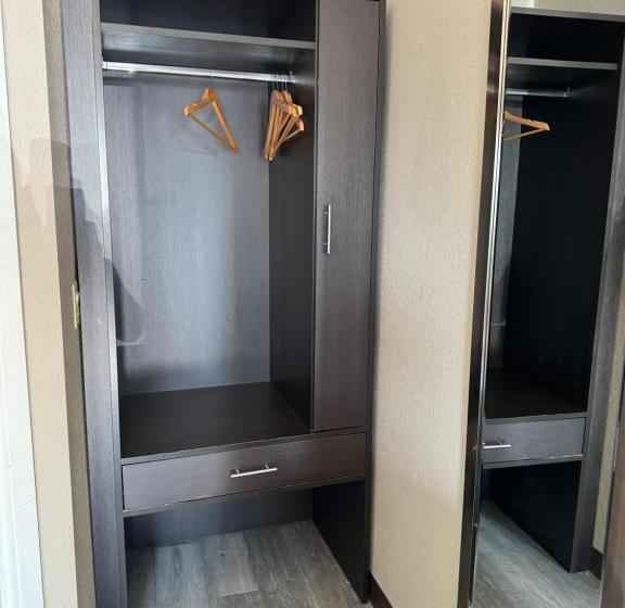 ホテル Scottish Inns Ronks