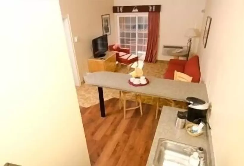 בית מלון כפרי Sky City Casino