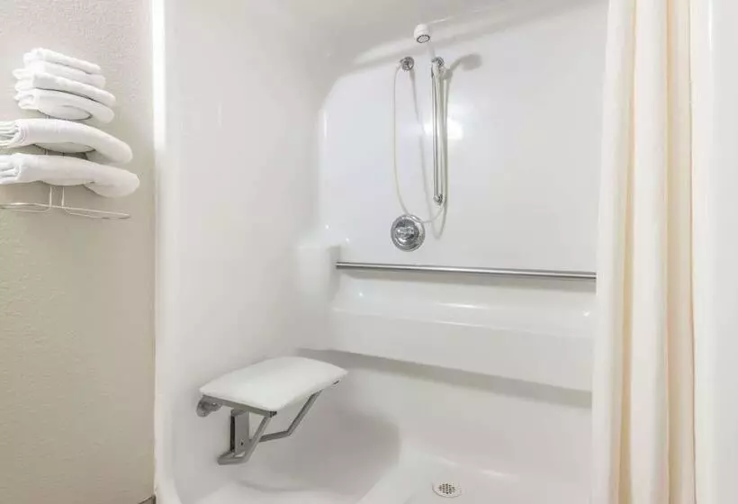 בית מלון כפרי Super 8 By Wyndham Kimball