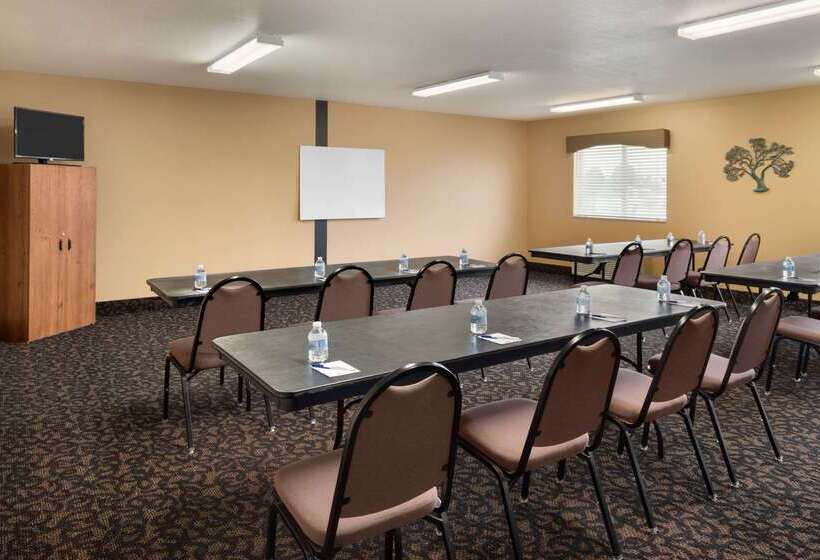 호텔 Travelodge By Wyndham Missouri Valley