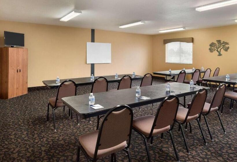 호텔 Travelodge By Wyndham Missouri Valley