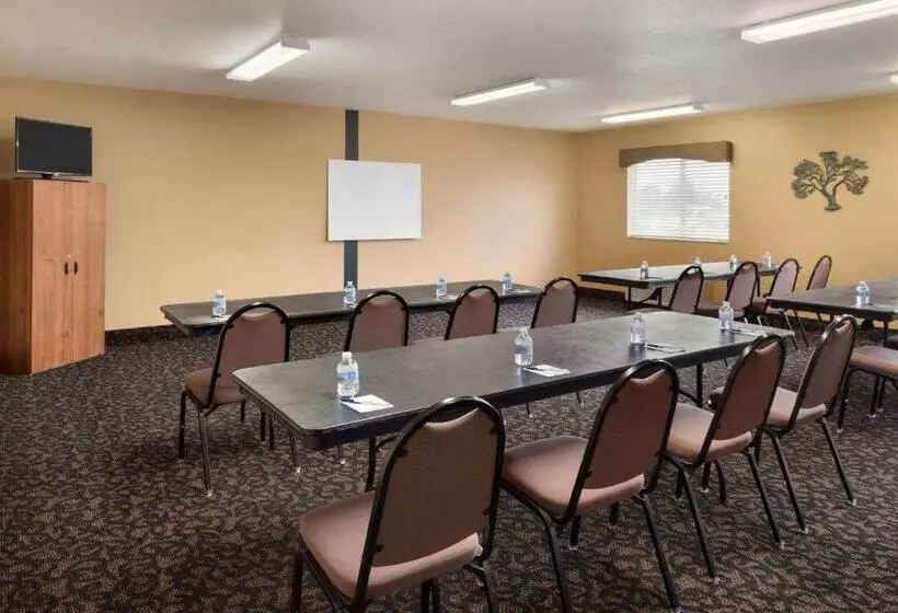 酒店 Travelodge By Wyndham Missouri Valley