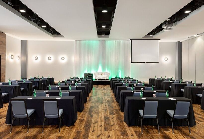 هتل Twelve Midtown, Marriott Autograph Collection