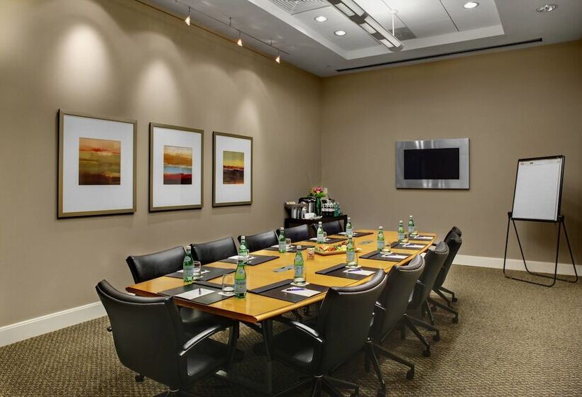 هتل Twelve Midtown, Marriott Autograph Collection