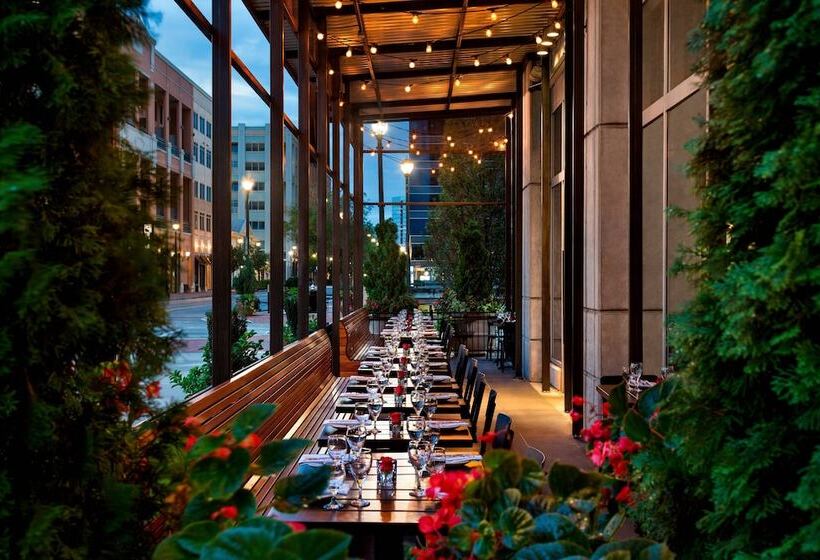 هتل Twelve Midtown, Marriott Autograph Collection