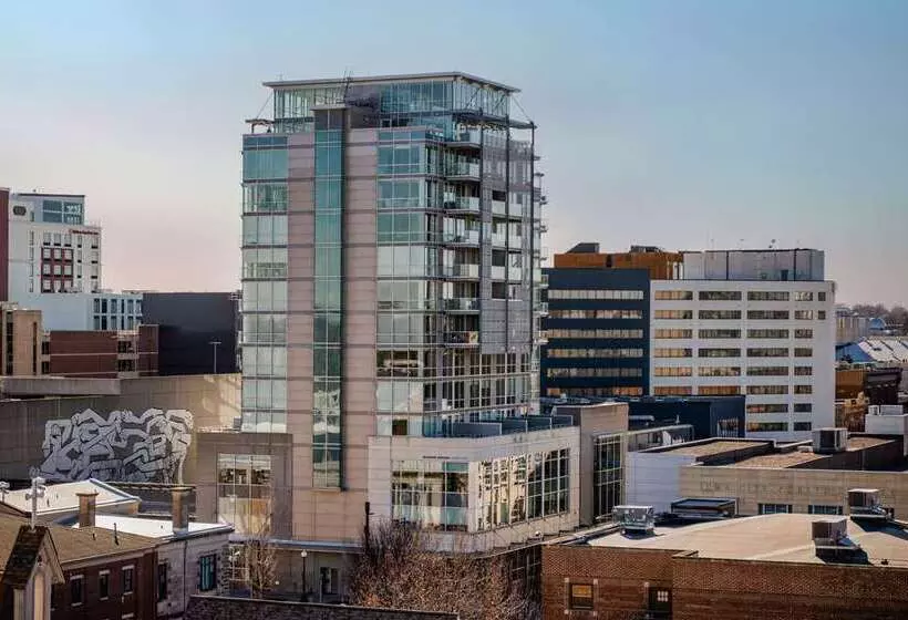 ホテル Vetro Iowa City, Tapestry Collection By Hilton