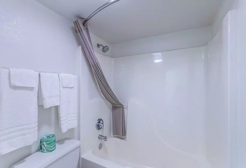 Motel 6 Cleveland, Tx