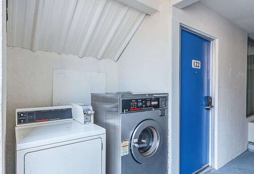 Motel 6 Cleveland, Tx