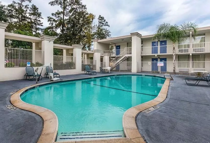 Motel 6 Cleveland, Tx