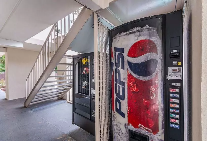 Motel 6 Cleveland, Tx